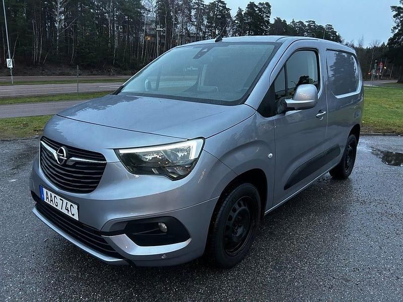 Begagnad Opel Combo 102 HK (75 kW) 2019 Van