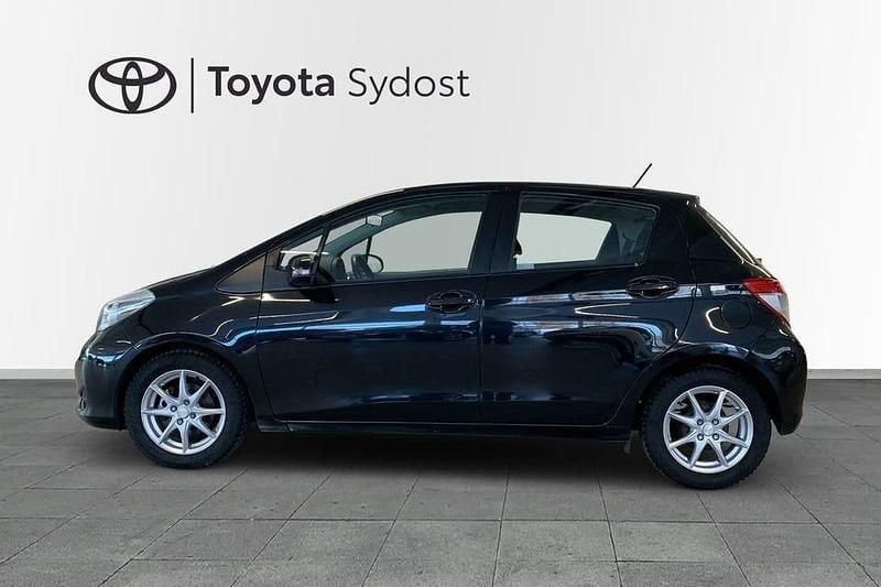 Begagnad Toyota Yaris 91 HK (66 kW) 2014 Svart Halvkombi