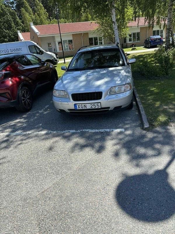 Grå Begagnad 2006 Volvo V70 Business Edition Kombi | 9 500 kr (Bra pris) - Bild 1/3