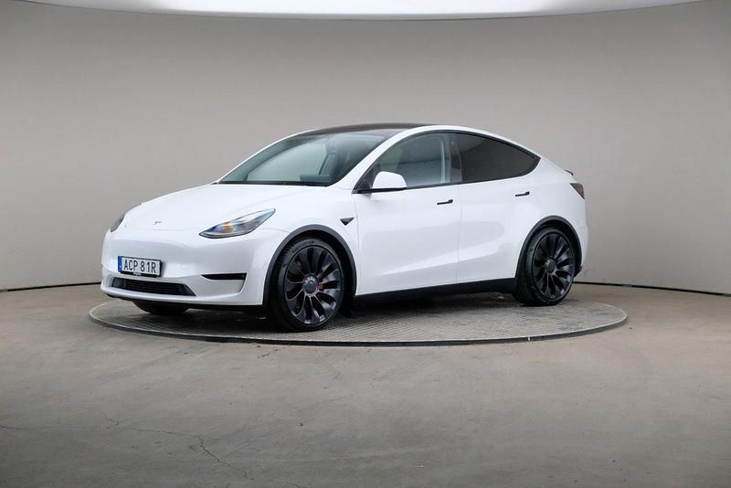 Vit Begagnad 2023 Tesla Model Y Performance SUV | 419 000 kr (Bra pris) - Bild 1/4