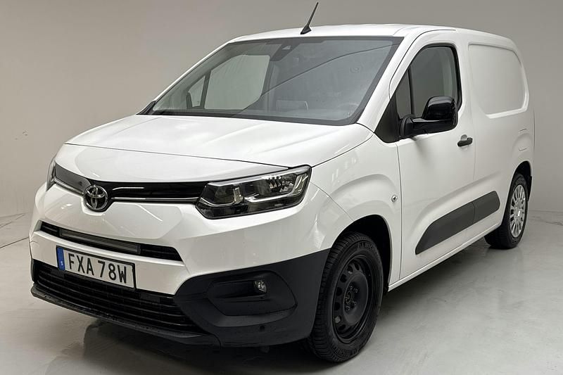 Vit Begagnad 2022 Toyota Proace City Van | 209 000 kr (Superpris) - Bild 1/4