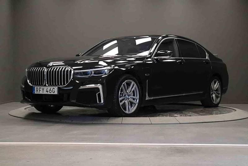 Svart Begagnad 2022 BMW 745e Sedan | 749 000 kr - Bild 1/1