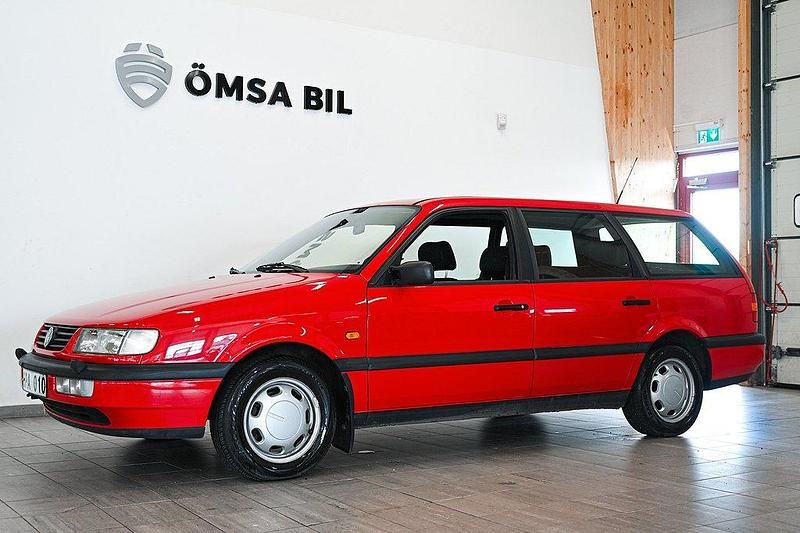 Röd Begagnad 1994 VW Passat Kombi | 59 800 kr - Bild 1/4