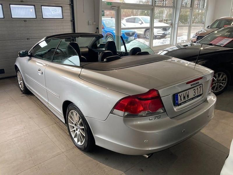 Begagnad Volvo C70 Momentum 220 HK (161 kW) 2006 Ljusgrå Cab