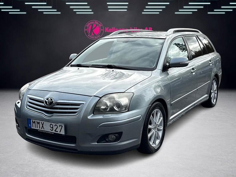 Grå Begagnad 2007 Toyota Avensis Kombi | 48 900 kr (Marknadspris) - Bild 1/4