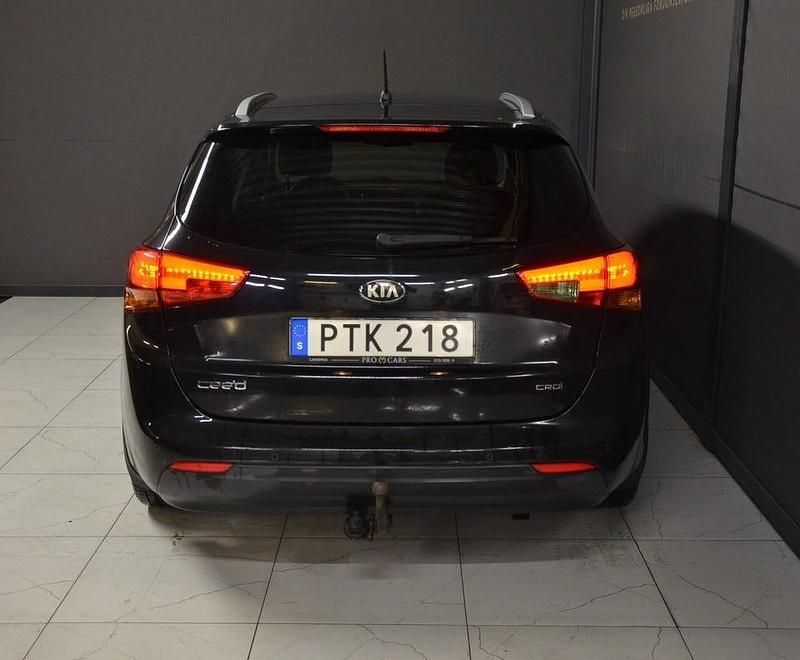 Begagnad Kia Ceed Sportswagon Comfort 128 HK (94 kW) 2013 Svart Kombi