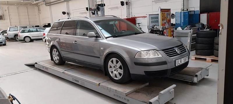 Begagnad 2004 VW Passat Kombi | 12 000 kr (Marknadspris) - Bild 1/3