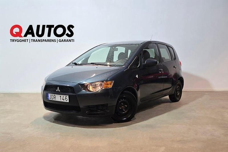 Grå Begagnad 2009 Mitsubishi Colt Halvkombi | 59 900 kr (Marknadspris) - Bild 1/3