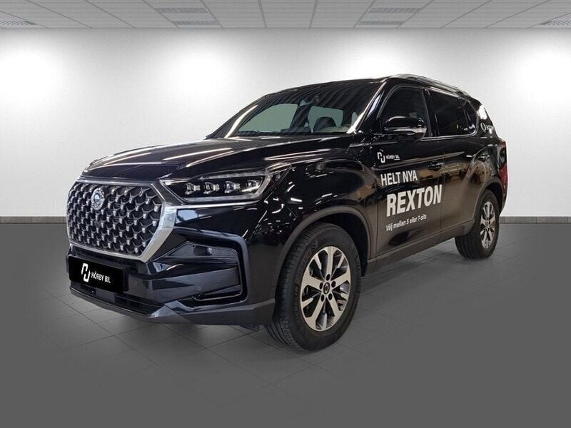 Svart Begagnad 2024 Ssangyong Rexton SUV | 499 900 kr - Bild 1/4