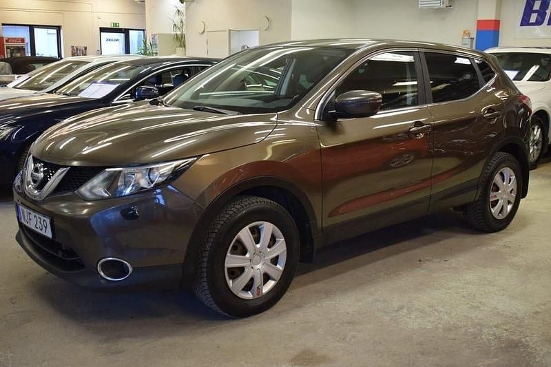 Begagnad Nissan Qashqai S 131 HK (96 kW) 2016 Brun SUV