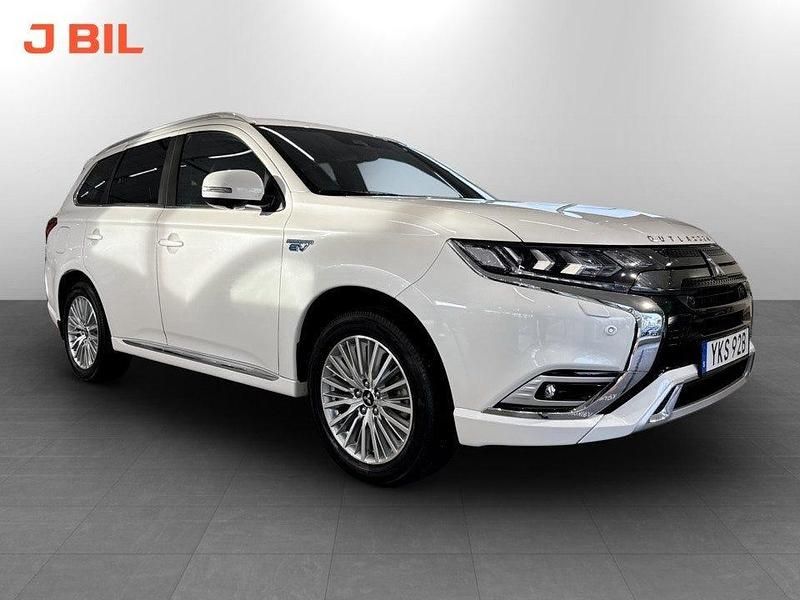 Vit Begagnad 2021 Mitsubishi Outlander SUV | 279 900 kr (Marknadspris) - Bild 1/3