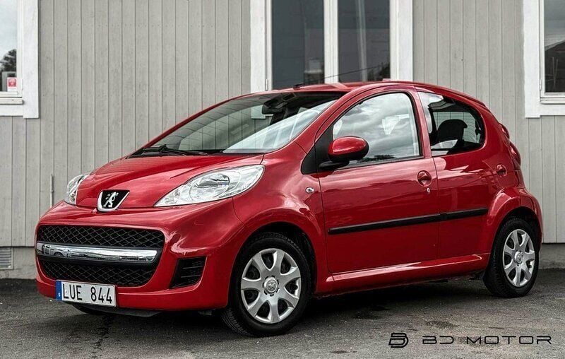 Röd Begagnad 2011 Peugeot 107 Halvkombi | 69 900 kr (Lite dyr) - Bild 1/4