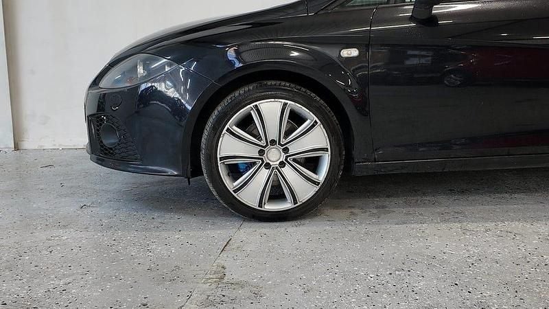 Begagnad Seat Leon FR 200 HK (147 kW) 2008 Svart Halvkombi