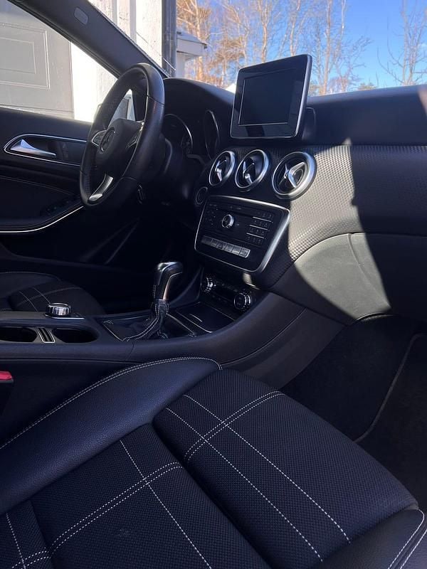 Begagnad Mercedes A180 Urban 122 HK (89 kW) 2017