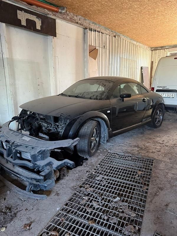 Begagnad Audi TT 180 HK (132 kW) 2002 Sportkupé