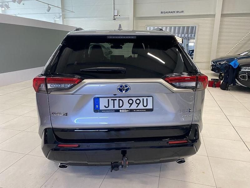 Begagnad Toyota RAV4 Hybrid 185 HK (136 kW) 2023 Silver SUV