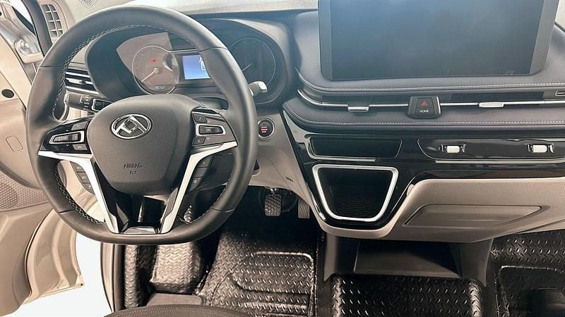 Begagnad Maxus eDeliver 7 150 kW (204 HK) 2024 Grå (silver) Van