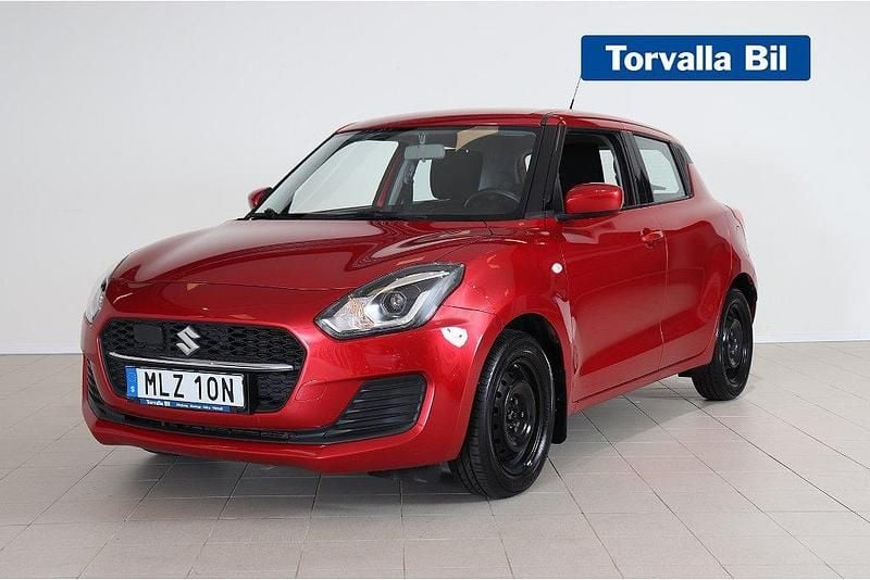 Röd Begagnad 2020 Suzuki Swift Comfort Halvkombi | 174 000 kr (Marknadspris) - Bild 1/4