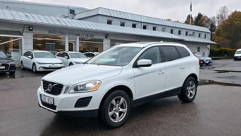 Vit Begagnad 2011 Volvo XC60 Summum SUV | 107 900 kr (Superpris) - Bild 1/4