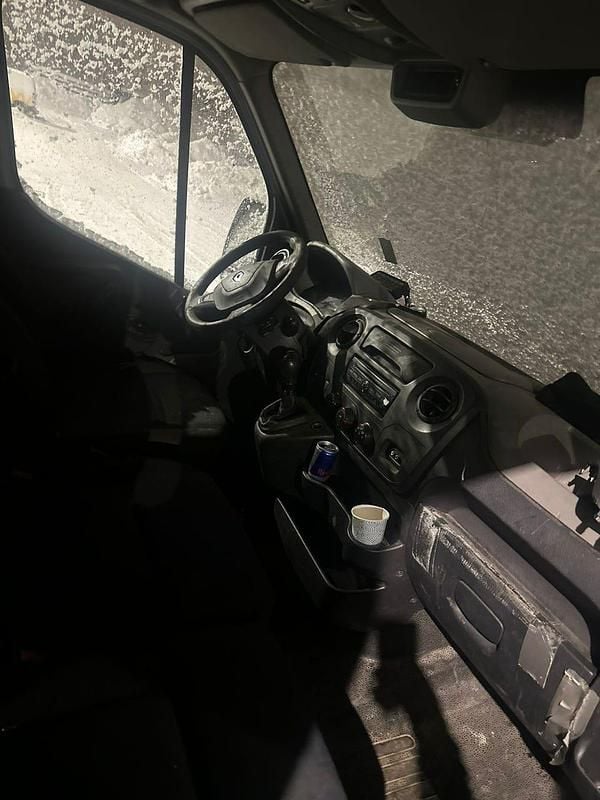 Begagnad Renault Master 100 HK (73 kW) 2011