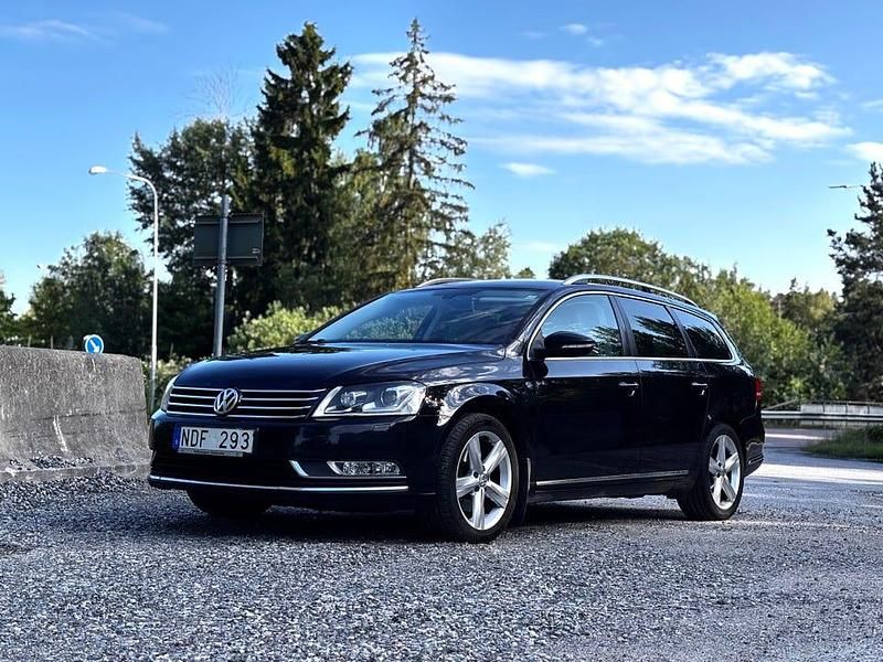 Deep black Begagnad 2013 VW Passat Kombi | 75 000 kr (Lite dyr) - Bild 1/4