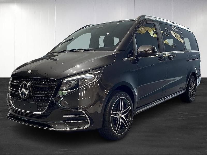 Grå Ny 2025 Mercedes V300 Minibuss | 961 730 kr (Superpris) - Bild 1/4