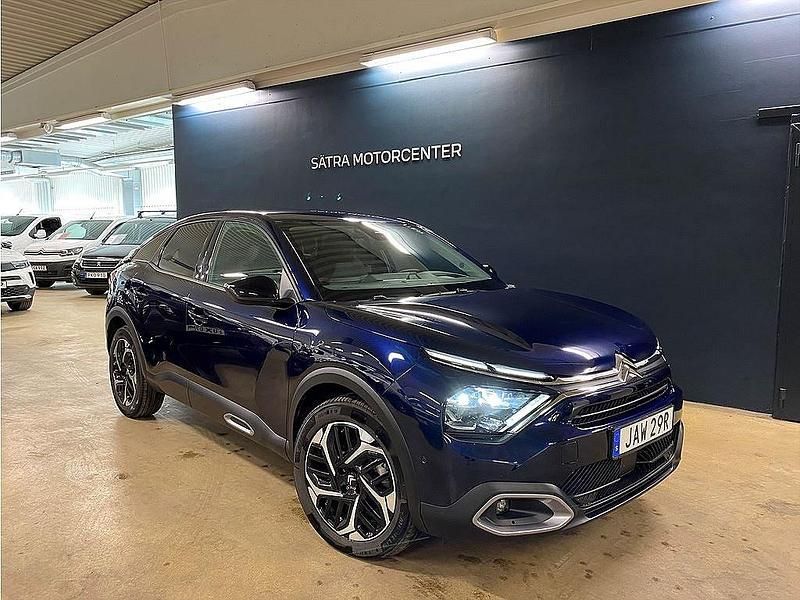 Blå Begagnad 2024 Citroën C4 PureTech Halvkombi | 239 900 kr (Marknadspris) - Bild 1/4