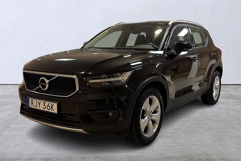 Svart Begagnad 2019 Volvo XC40 Momentum SUV | 269 900 kr (Marknadspris) - Bild 1/4