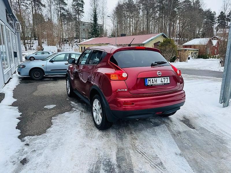 Begagnad Nissan Juke Acenta 117 HK (86 kW) 2011 Röd metallic SUV