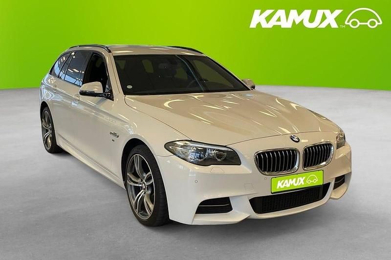 Vit Begagnad 2017 BMW 520 M Sport Kombi | 194 700 kr (Superpris) - Bild 1/3
