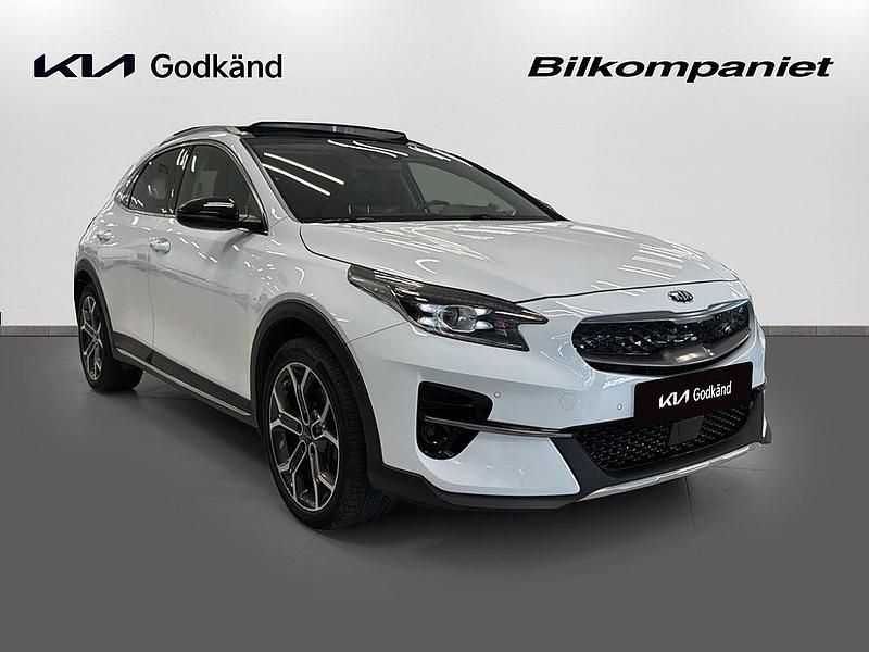 Vit Begagnad 2021 Kia XCeed Advance SUV | 249 900 kr (Lite dyr) - Bild 1/4