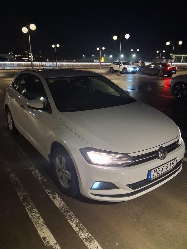 Begagnad 2020 VW Polo Halvkombi | 160 000 kr (Lite dyr) - Bild 1/4