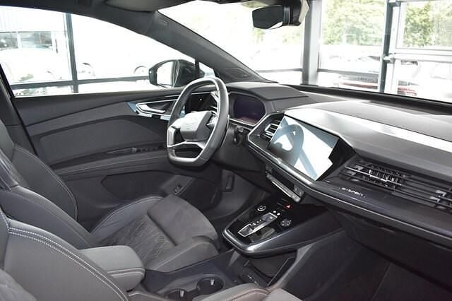 Begagnad Audi Q4 e-tron S-Line 210 kW (286 HK) 2025 Svart SUV
