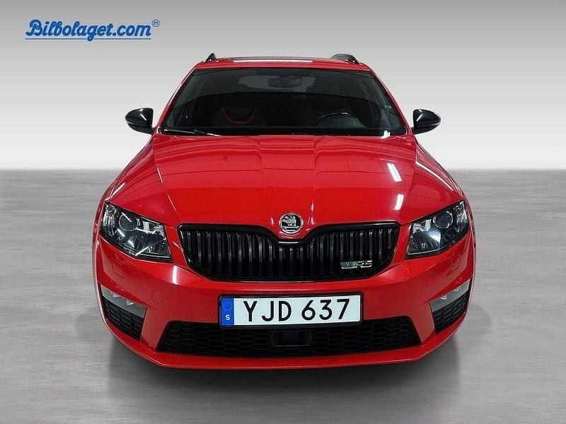 Begagnad Skoda Octavia RS 186 HK (136 kW) 2017 Röd Kombi