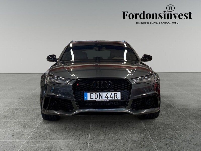 Grå Begagnad 2017 Audi RS6 Performance Kombi | 499 500 kr (Dyr) - Bild 1/4