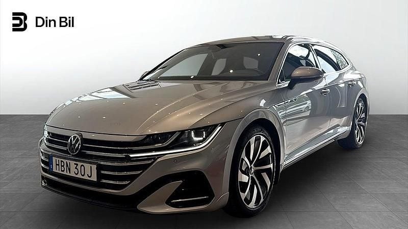 Silver Begagnad 2023 VW Arteon R-line Kombi | 339 500 kr (Marknadspris) - Bild 1/4