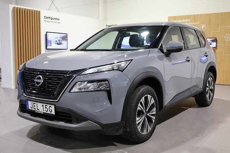 Begagnad Nissan X-Trail Acenta 204 HK (150 kW) 2022 Ljusgrå SUV