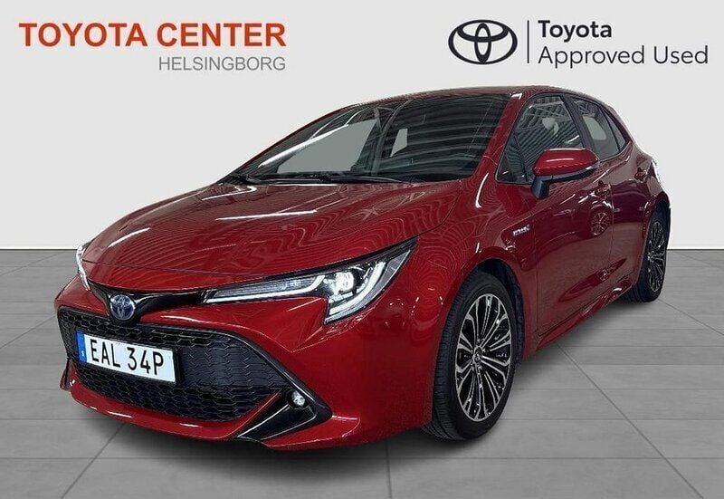 Röd Begagnad 2019 Toyota Corolla Hybrid Style Halvkombi | 224 900 kr (Marknadspris) - Bild 1/4