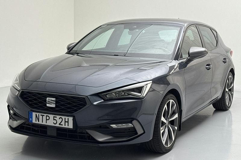 Mörkgrå Begagnad 2020 Seat Leon FR | 216 800 kr - Bild 1/4