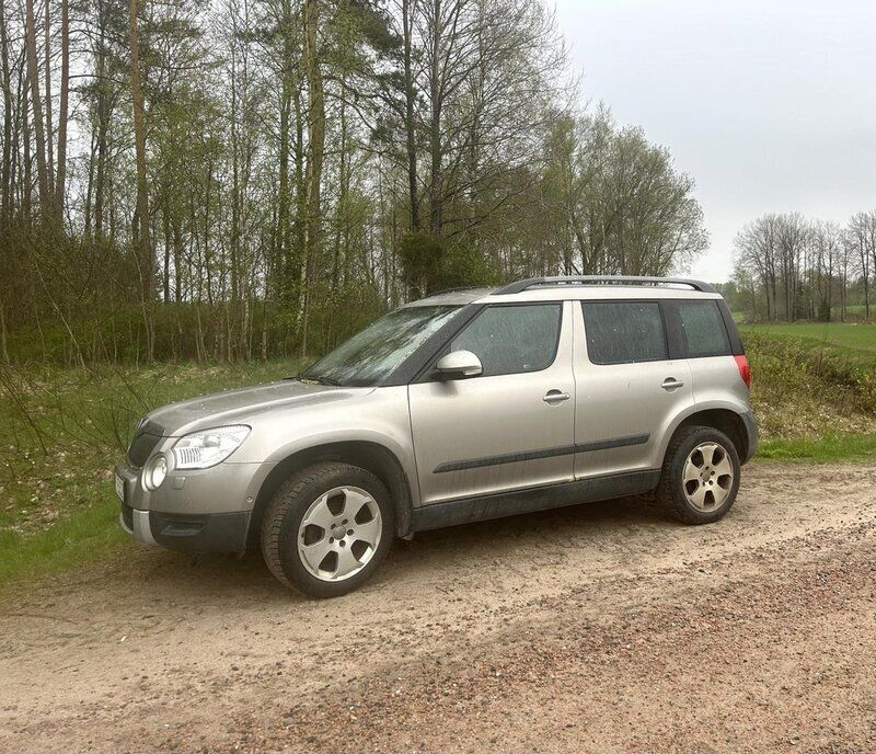 Brun Begagnad 2009 Skoda Yeti Experience SUV | 32 000 kr (Bra pris) - Bild 1/4