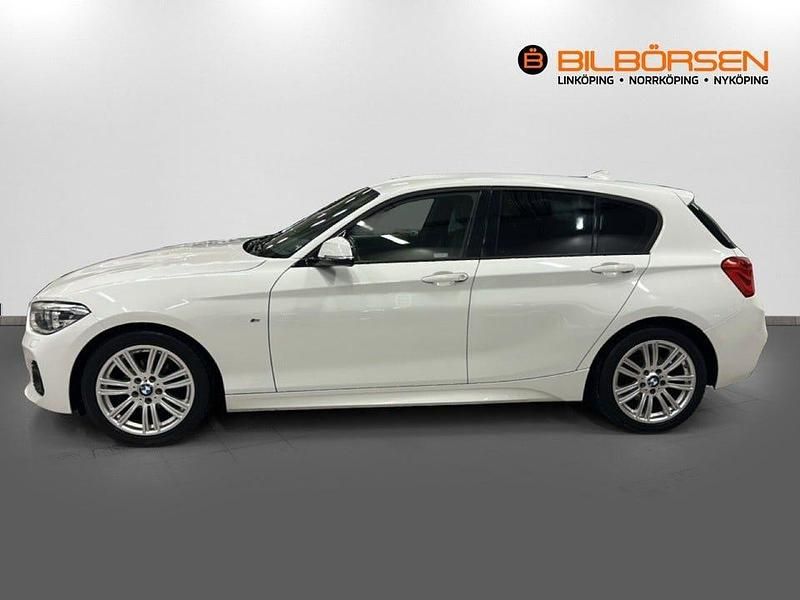 Begagnad BMW 118 M Sport 136 HK (100 kW) 2016 Vit Halvkombi