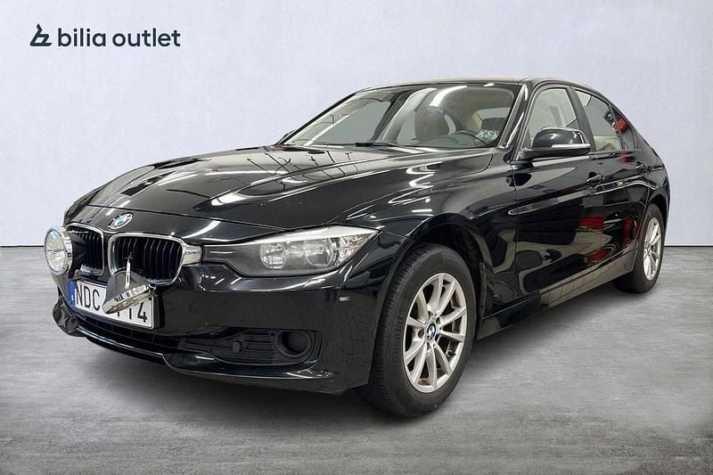 Svart Begagnad 2012 BMW 320 Sedan | 70 000 kr (Superpris) - Bild 1/3