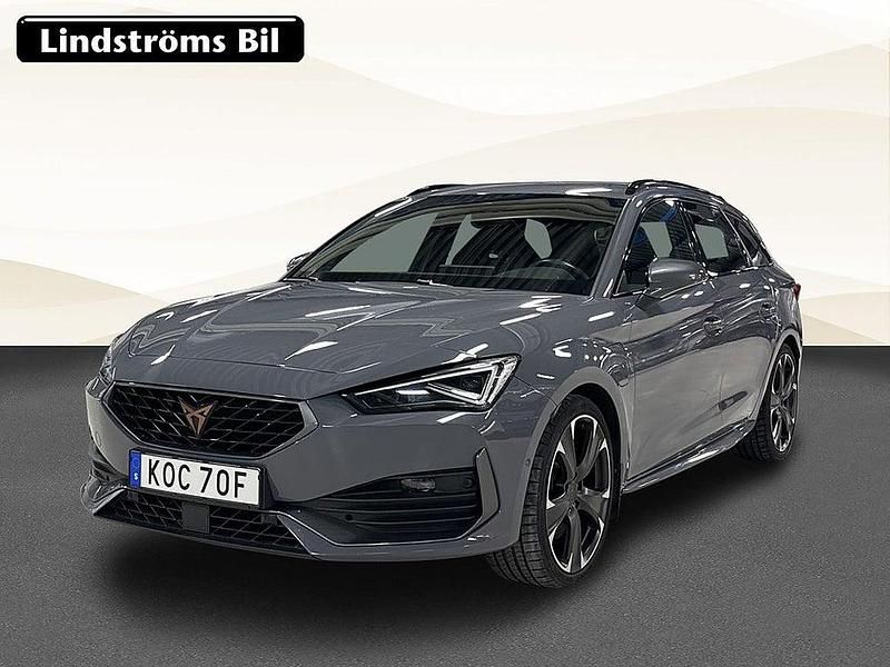 Grå Begagnad 2023 Cupra Leon Kombi | 304 900 kr (Marknadspris) - Bild 1/3