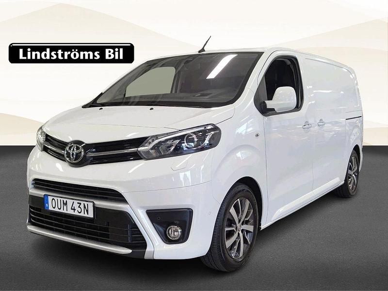 Vit Begagnad 2021 Toyota Proace Van | 184 900 kr (Lite dyr) - Bild 1/3