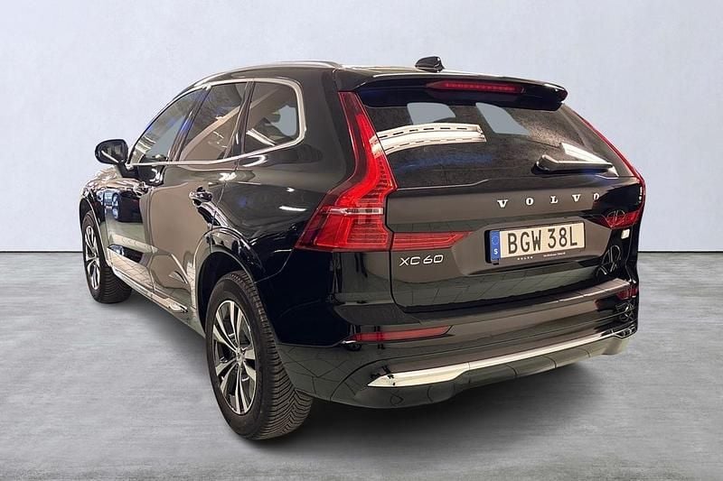 Begagnad Volvo XC60 Core 355 HK (261 kW) 2023 Svart SUV