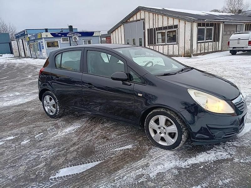 Svart Begagnad 2008 Opel Corsa Halvkombi | 29 000 kr (Marknadspris) - Bild 1/4