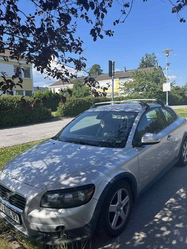 Grå Begagnad 2010 Volvo C30 Summum Halvkombi | 40 000 kr (Bra pris) - Bild 1/4