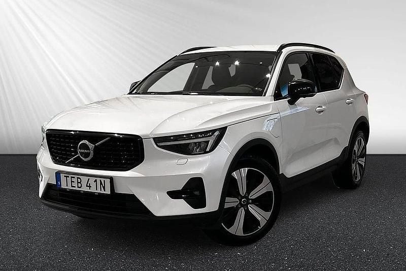 Begagnad Volvo XC40 Plus 211 HK (155 kW) 2022 Vit SUV