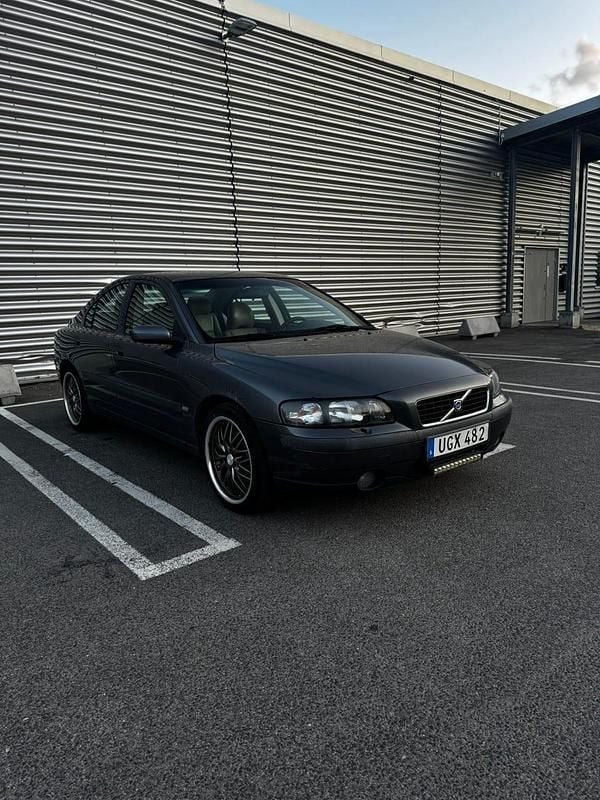 Begagnad Volvo S60 210 HK (154 kW) 2004 Grå metallic Sedan