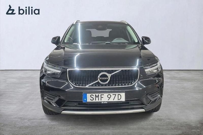 Begagnad Volvo XC40 Momentum 131 HK (96 kW) 2021 Svart SUV